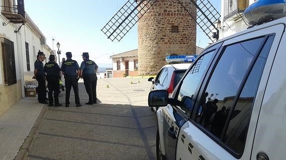 Investigan un presunto intento de robo en una casa con un herido por arma blanca