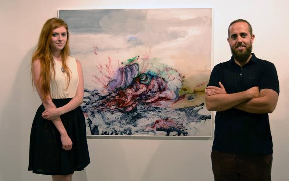 Clara Lorca con Alberto López, director de Milenium Gallery de Granada.