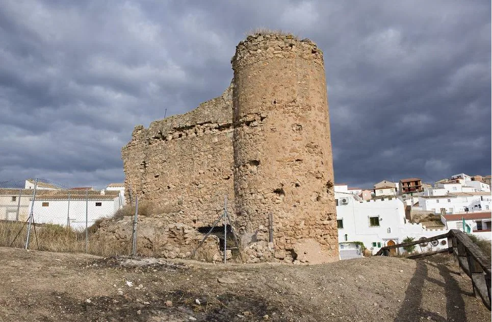 La torre árabe de Freila, en la Lista Roja del Patrimonio por su estado de abandono