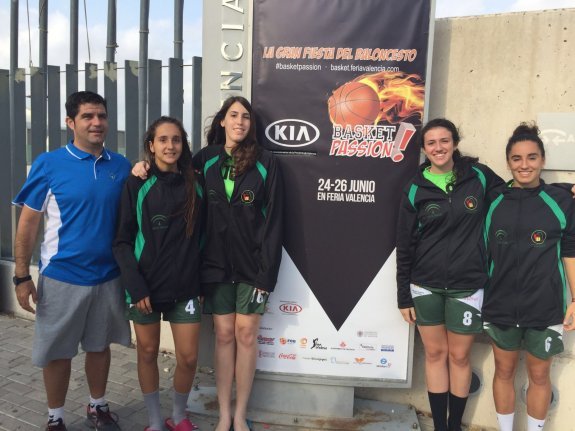 Almería se cuela entre las mejores baloncestistas