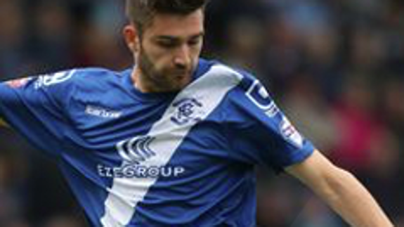 El centrocampista Jon Toral, cerca del Granada