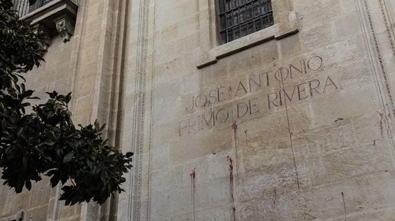 Inscripción dedicada a Primo de Rivera en la Catedral 