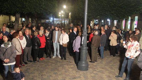 Muchos vecinos del centro y Casco Histórico se llegaron a concentrar en protesta de los ruidos que soportan por las noches. 