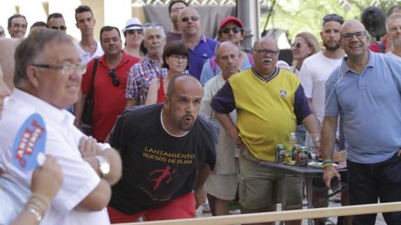 El murciano Pedro Ramos, en el momento del 'lanzamiento'.