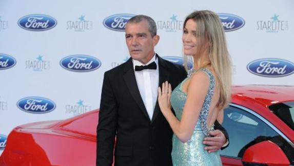 Antonio Banderas y Nicole Kimpel, en la gala de Marbella. 
