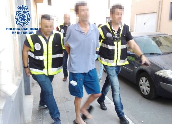 La Policía Nacional detuvo el pasado mes a un peligroso atracador en la capital almeriense. 