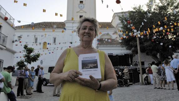 La escritora María Isabel Viana Fúnes da a conocer en su libro la historia y sus vivencias en el pueblo de Cáñar