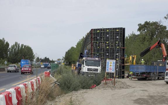 Construcción de la variante exterior de la A-44, a su paso por la A-92GR. 