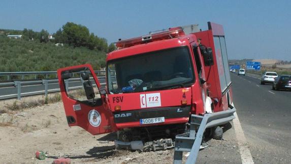 Sufre un accidente un camión de los bomberos de Jaén