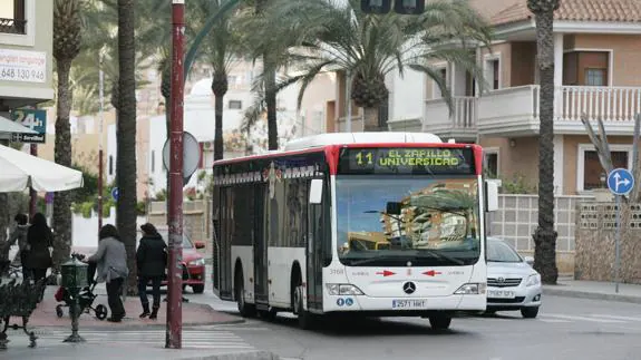 El transporte urbano de Almería es uno de los más económicos del país