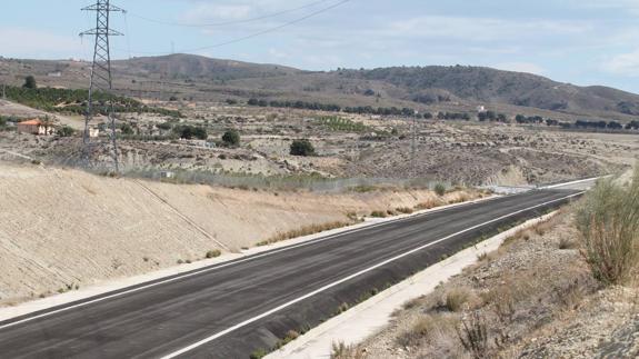 Plataforma de vía de AVE en la localidad de Sorbas, terminada y sin nuevos proyectos en marcha. 
