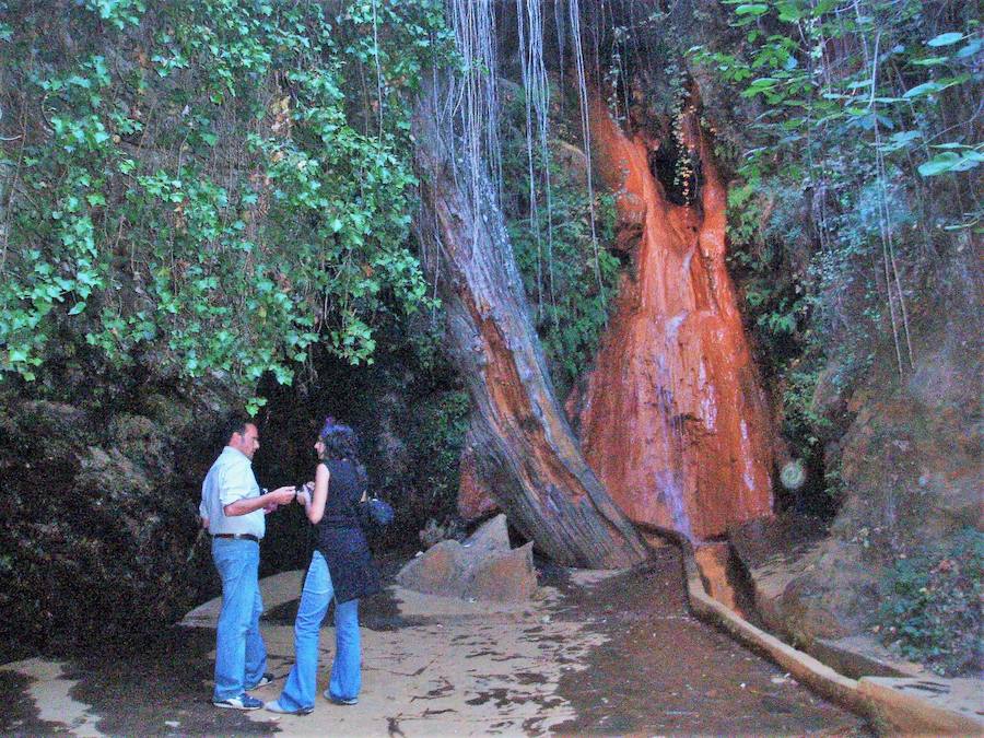 La Fuente Agria y El Chorrerón de Pórtugos atraen cada año a millares de turistas y visitantes