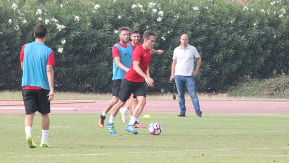 Seis jugadores del filial, convocados por el Almería para la Copa