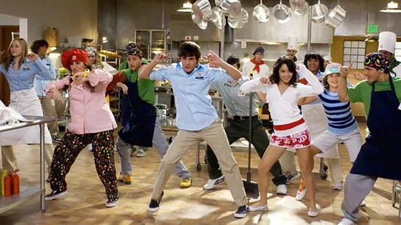 'High School Musical 2' emociona a Twitter viajando al pasado