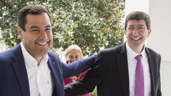 PP y C’s inauguran una mesa de diálogo inédita en el Parlamento andaluz