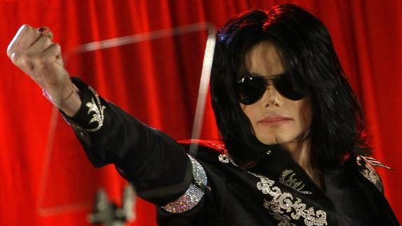Acusan a Jackson de dirigir una red de prostitución