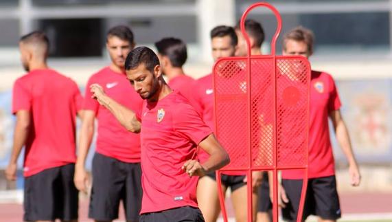 Aspirante. Joaquín, la joven perla del filial, puede tener su oportunidad mañana con el primer equipo ante el UCAM Murcia.  