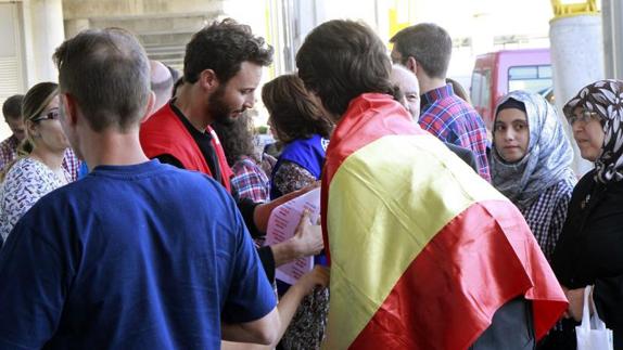 Imagine que un refugiado llama a su puerta, ¿le acogería?