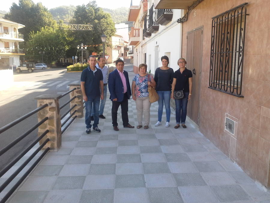 Diputación invierte más de 86.000 euros en la mejora de la red de agua de una calle