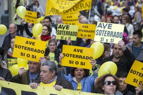 La Mesa del Tren se manifestará por la «tomadura de pelo» de Renfe