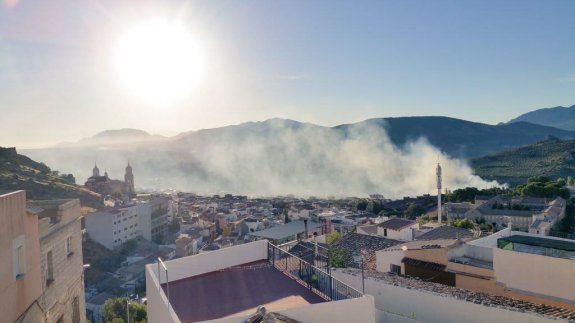 Columna de humo por el incendio del Portón de los Leones, el pasado mes de agosto, que fue uno de los peores del verano.