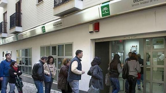 5,2 millones a 41 ayuntamientos para contratar a 800 parados con planes de empleo