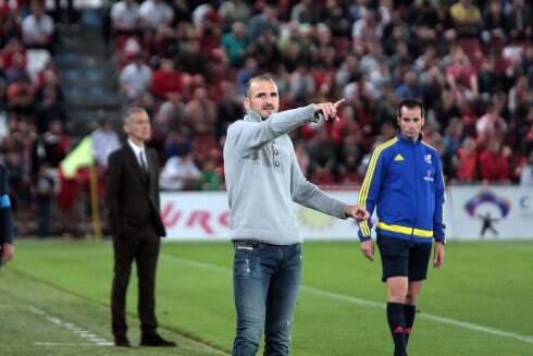 Fernando Soriano mantiene a la UD Almería fuera de los puestos de descenso.