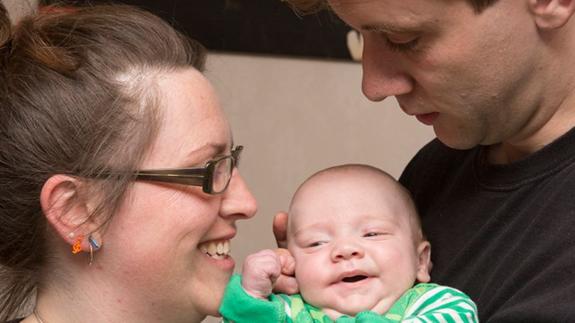 Nace un bebé 6 semanas después de que su hermano gemelo muriese en el parto