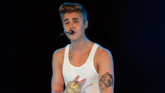 Argentina condena a Justin Bieber por ordenar golpear a un fotógrafo