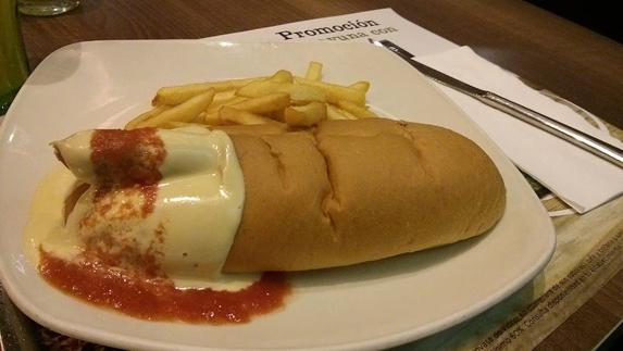 Los extrabajadores de las cafeterías Nebraska revelaron la fórmula de la salsa de sus perritos calientes para protestar por el cierre. 