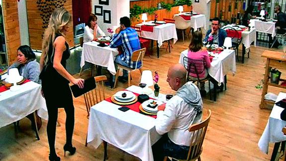 Se levanta para ir al baño y deja plantada a su cita en 'First Dates'
