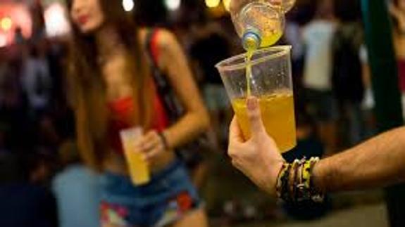 La polémica medida con la que Islandia reduce el consumo de alcohol y drogas en menores