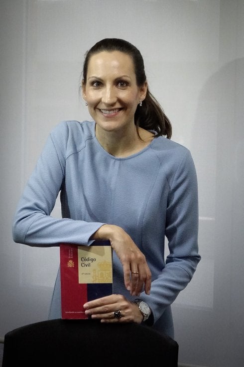 La vicedecana del Colegio Notarial de Andalucía, María Teresa Barea, ha celebrado ya cinco bodas.