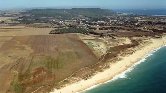 Hallan el cadáver de un niño subsahariano en una playa de Barbate