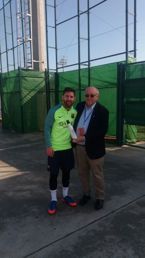 Bonillo con Lionel Messi.