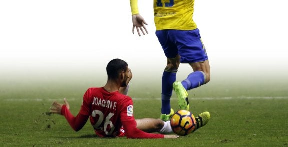 Joaquín Fernández se ha hecho con un puesto fijo en el equipo titular de Fernando Soriano. 