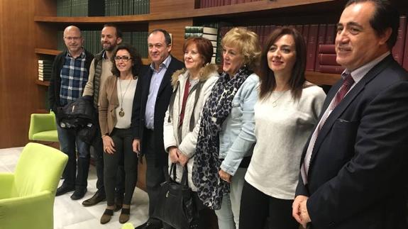 Los ocho del pacto de los dos hospitales