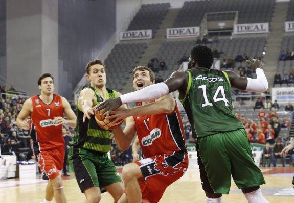 Ivan Milekovic realizó un gran partido a pesar de que el rival manchego le vigilara con defensas de ayudas