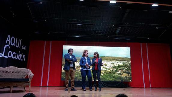 Las mujeres de Castillo de Locubín se suben a las tablas para celebrar el 8 de Marzo