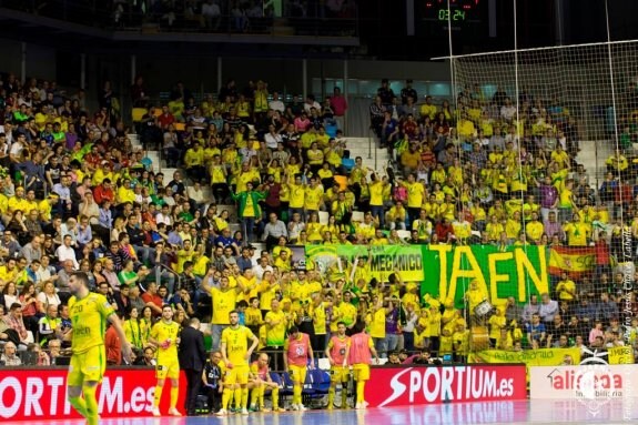 Muchos más aficionados de los que caben en La Salobreja se desplazaron a Ciudad Real para vivir la Copa.