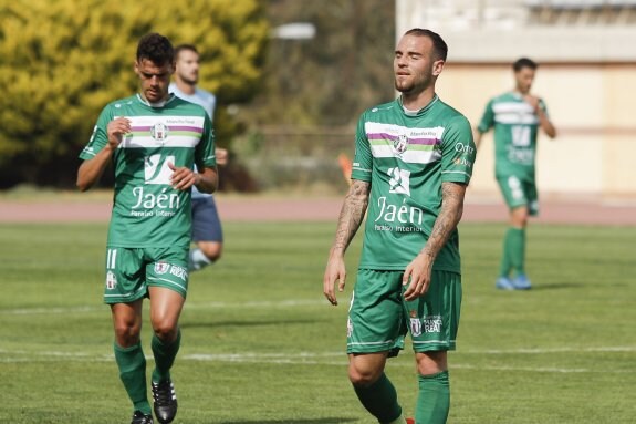 El Atlético Mancha Real sumó su decimocuarta jornada sin ganar y sepultó muchas de sus opciones de permanecer en Segunda B. 