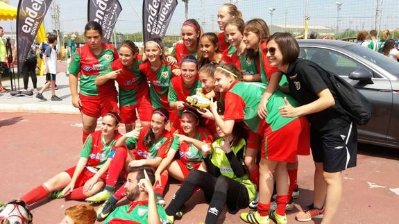 Las chicas del Pavía ganan el torneo cadete con equipos masculinos en Villarreal
