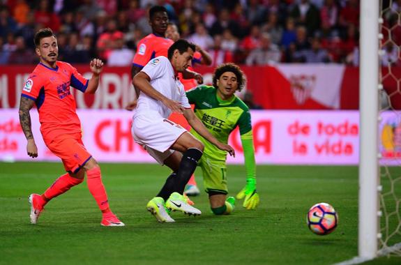 Ganso empuja al Granada al desastre