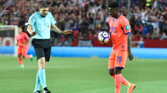 Hongla, Mallé, Uche y la difícil negociación con el exdueño Pozzo