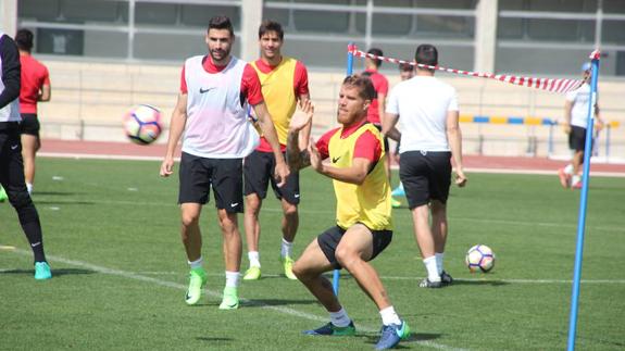 Se cae Gaspar para que entre Morcillo en la UD Almería