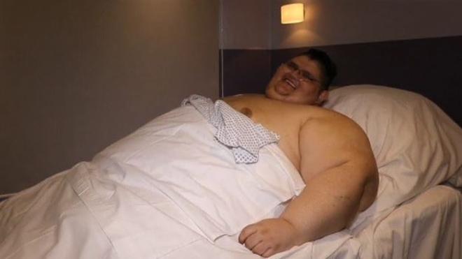 Sale del hospital el hombre más obeso del mundo