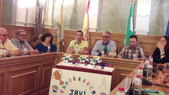 Acto celebrado en el salón de plenos del Ayuntamiento.