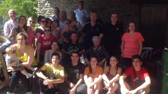 Una vecina de la Alpujarra celebra durante tres días su 87 aniversario rodeada de su familia