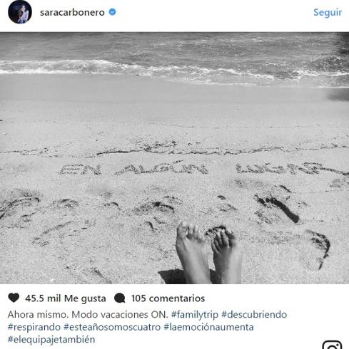 La familia Casillas-Carbonero, de vacaciones a la playa