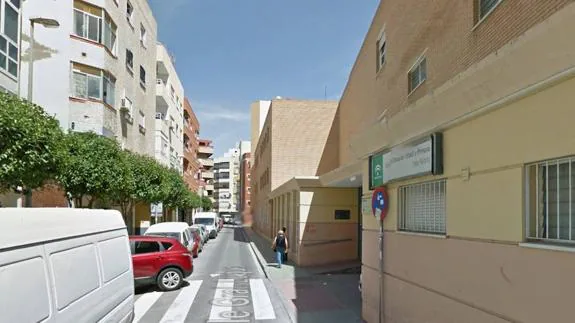 Roba 150 cartas en un edificio de Almería para usurpar identidades y comprar por internet